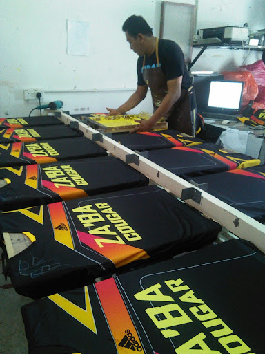 tiung apparel