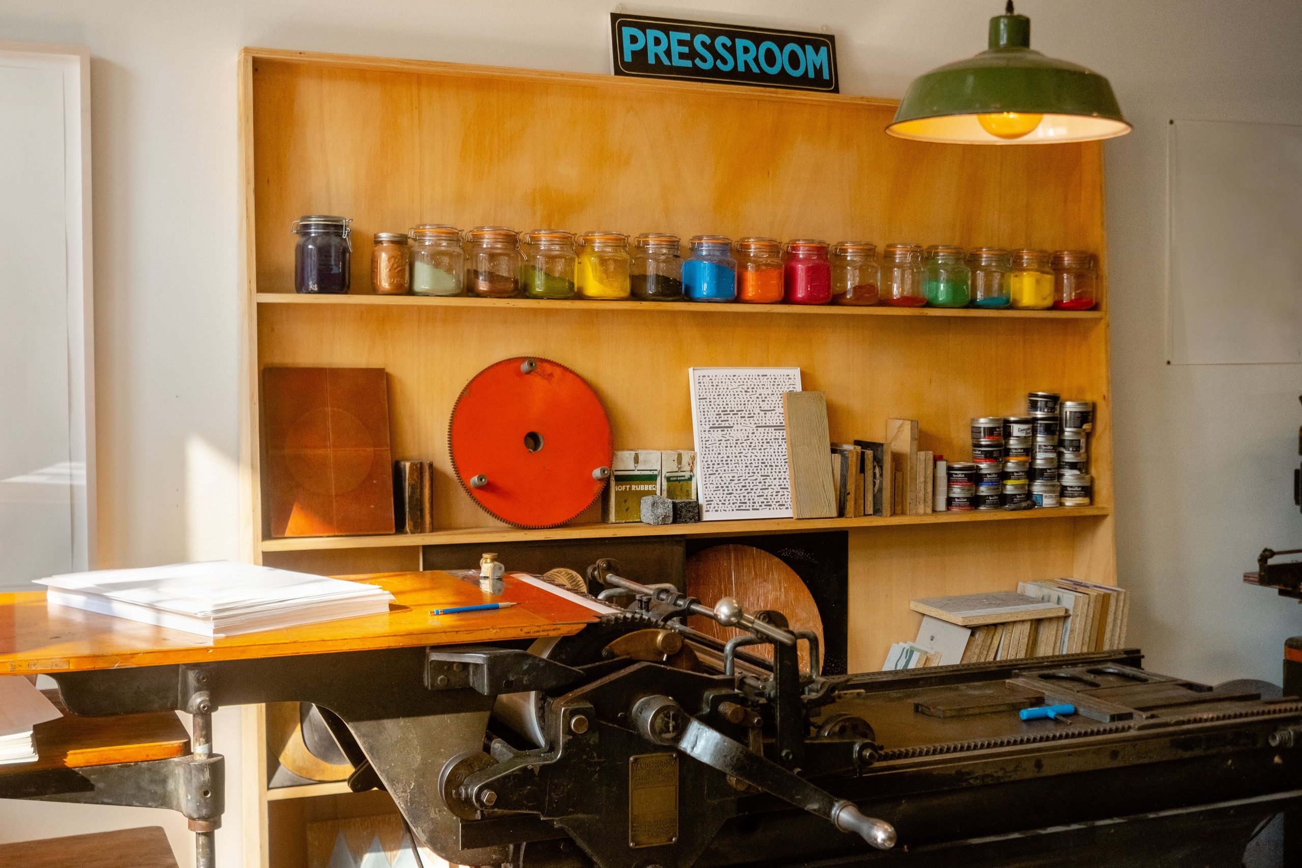 Studio Cetak Orange - Rekaan Grafik Kreatif & Kualiti Tinggi