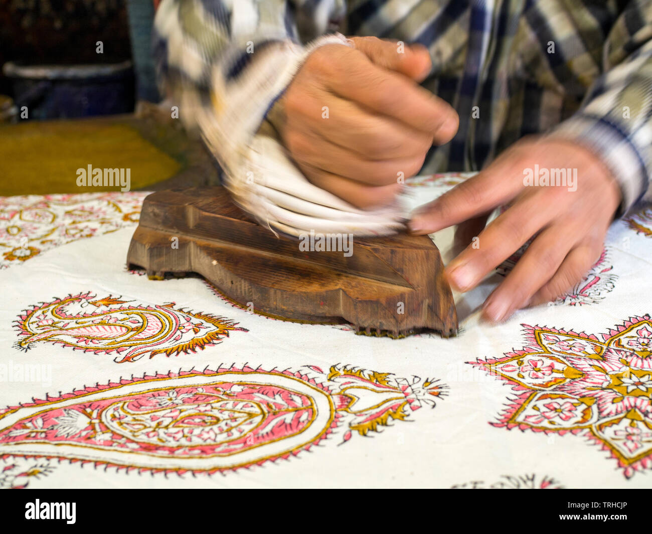 QALAM PRINTING – Perkhidmatan Cetakan Berkualiti Tinggi, Logo, Baucar & Reka Bentuk Kreatif