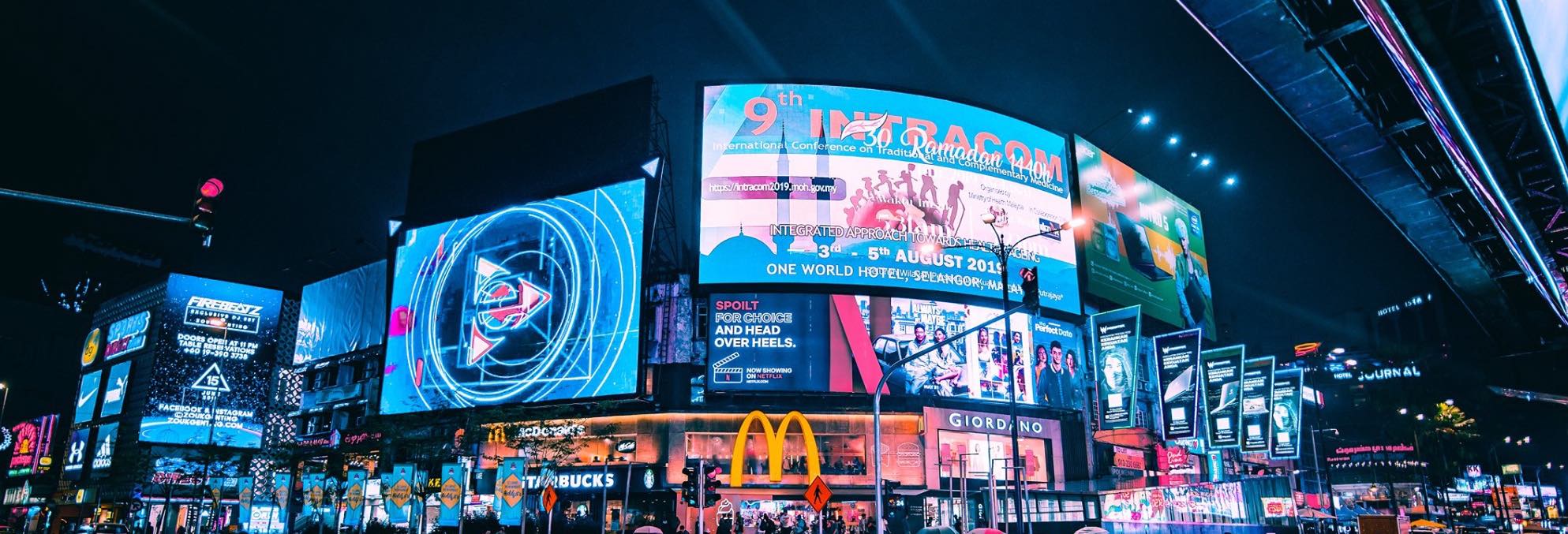 Cetak Layang & Signage Berkualiti Tinggi - Reka Bentuk Kreatif & Harga Berpatutan